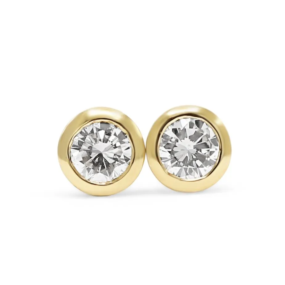 18ct Yellow Gold Solitaire Diamond Stud Earrings