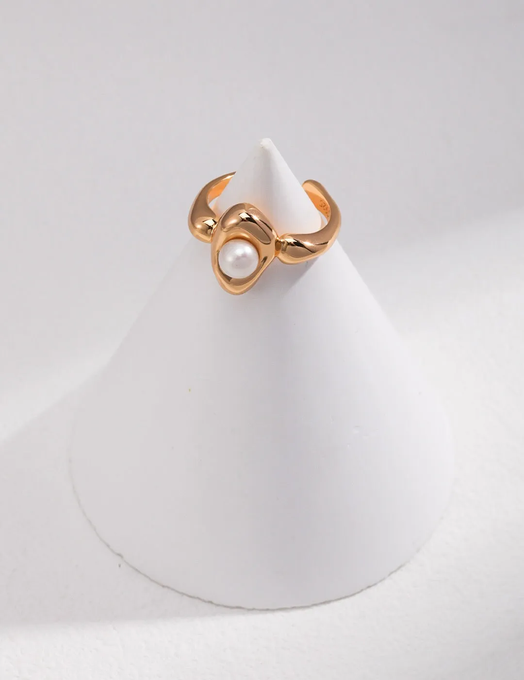 Chic Vintage Pearl Open Ring