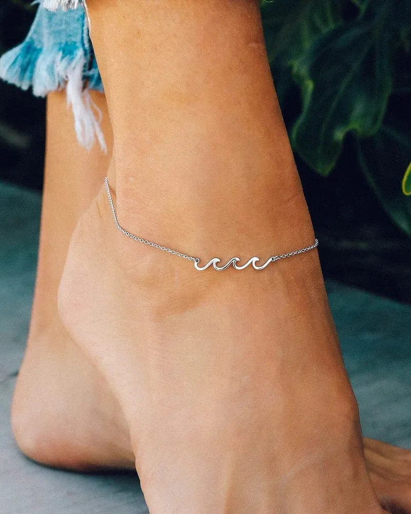 Delicate Wave Anklet in Silver