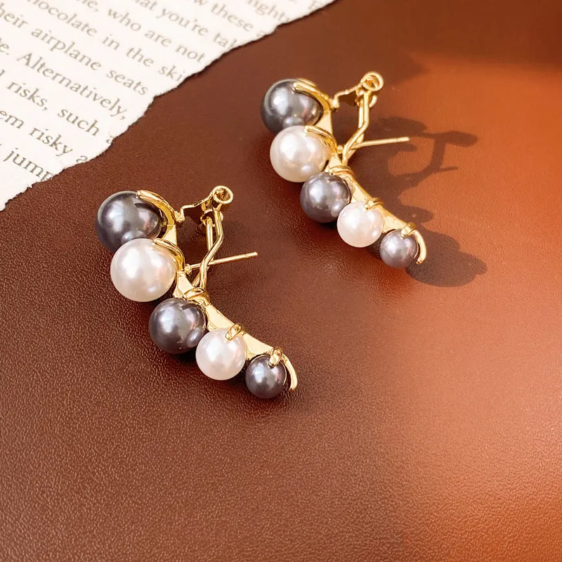 Luxurious Pearl Geometric Copper Electroplating Earrings