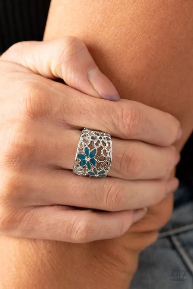 Paparazzi Ring ~ Clear as DAISY - Blue