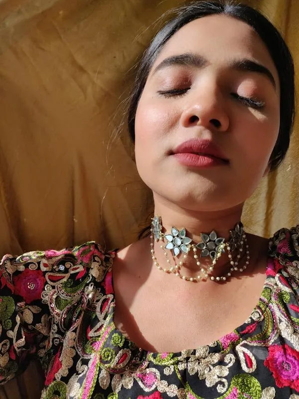 Sunehera Choker