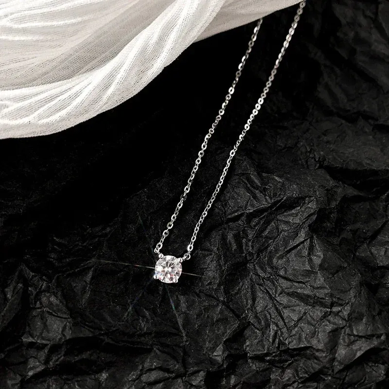 Zircon Silver Choker Necklace with Shining Finish